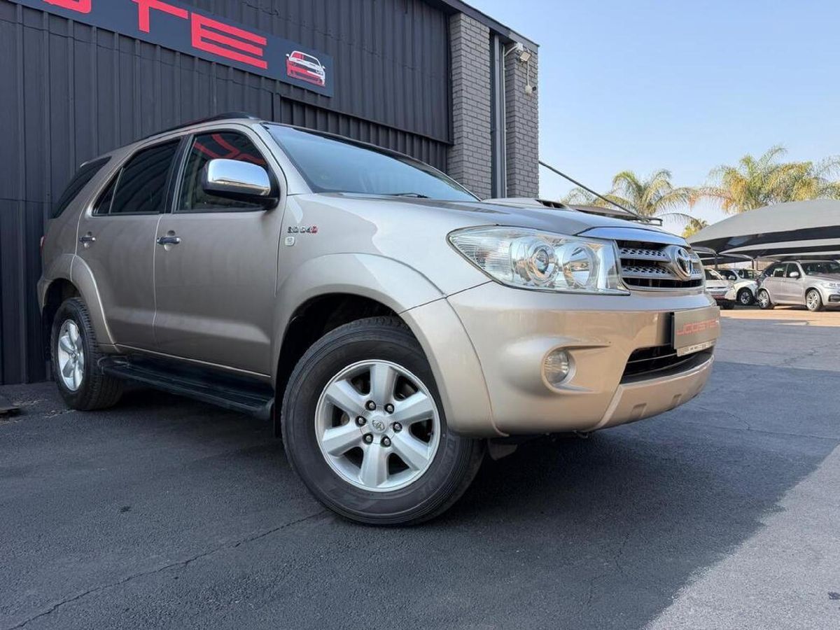 2011 Toyota Fortuner 3.0 D-4D Raised Body 4x4