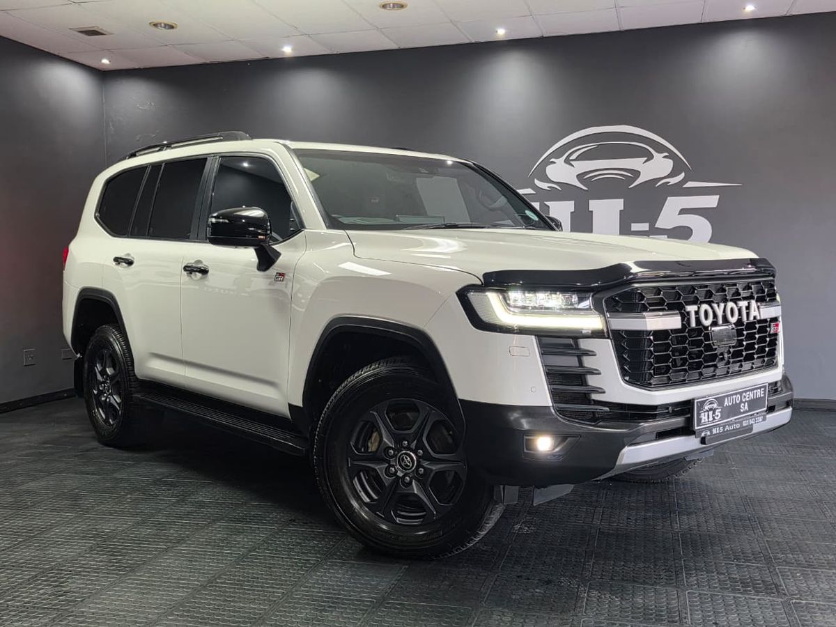 2022 Toyota Land Cruiser 300 V6 3.5 T GR-S