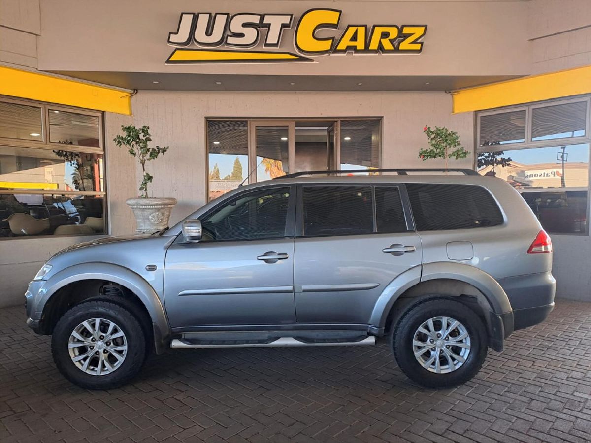 2014 Mitsubishi Pajero Sport Dark Grey