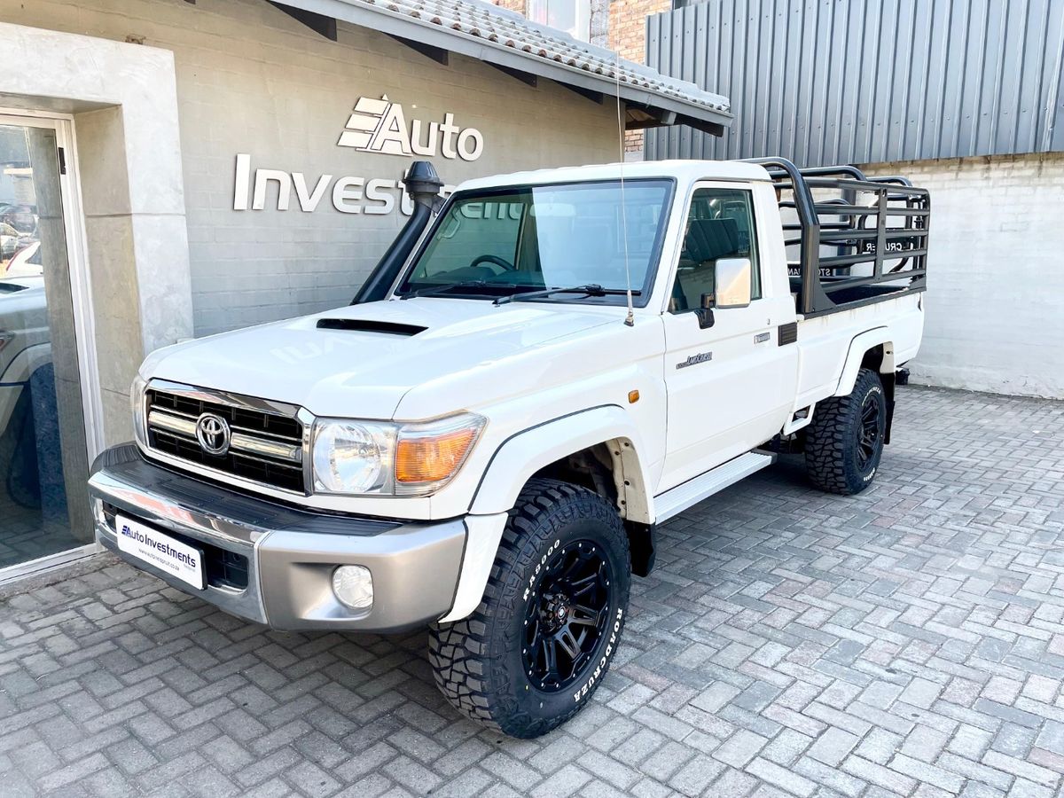 2015 Toyota Land Cruiser 79 4.5 D Single-Cab