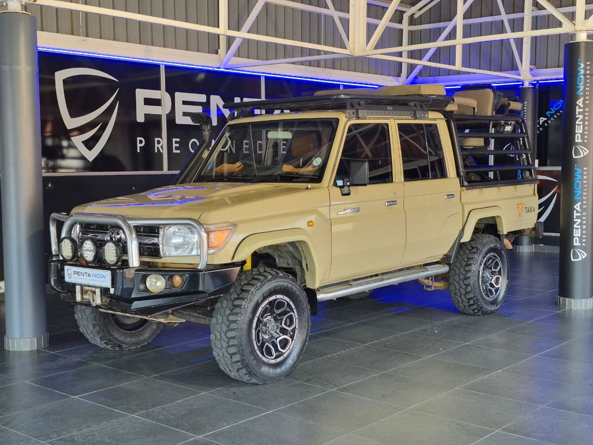 2013 Toyota Land Cruiser 79 4.0 Double-Cab