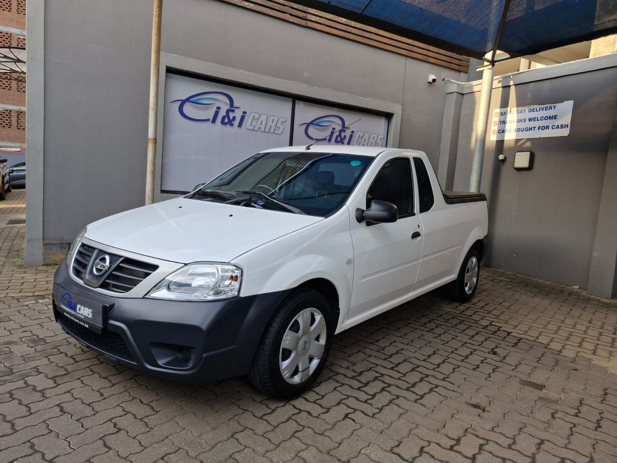 2023 Nissan NP200 1.6 A/C Safety Pack