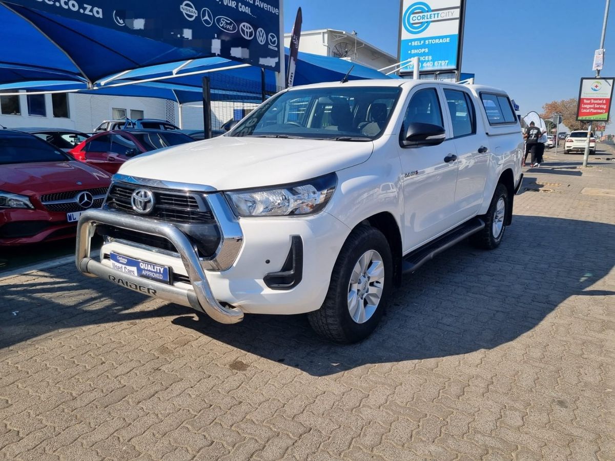 2017 Toyota Hilux 2.4 GD-6 Raised Body SRX Double-Cab