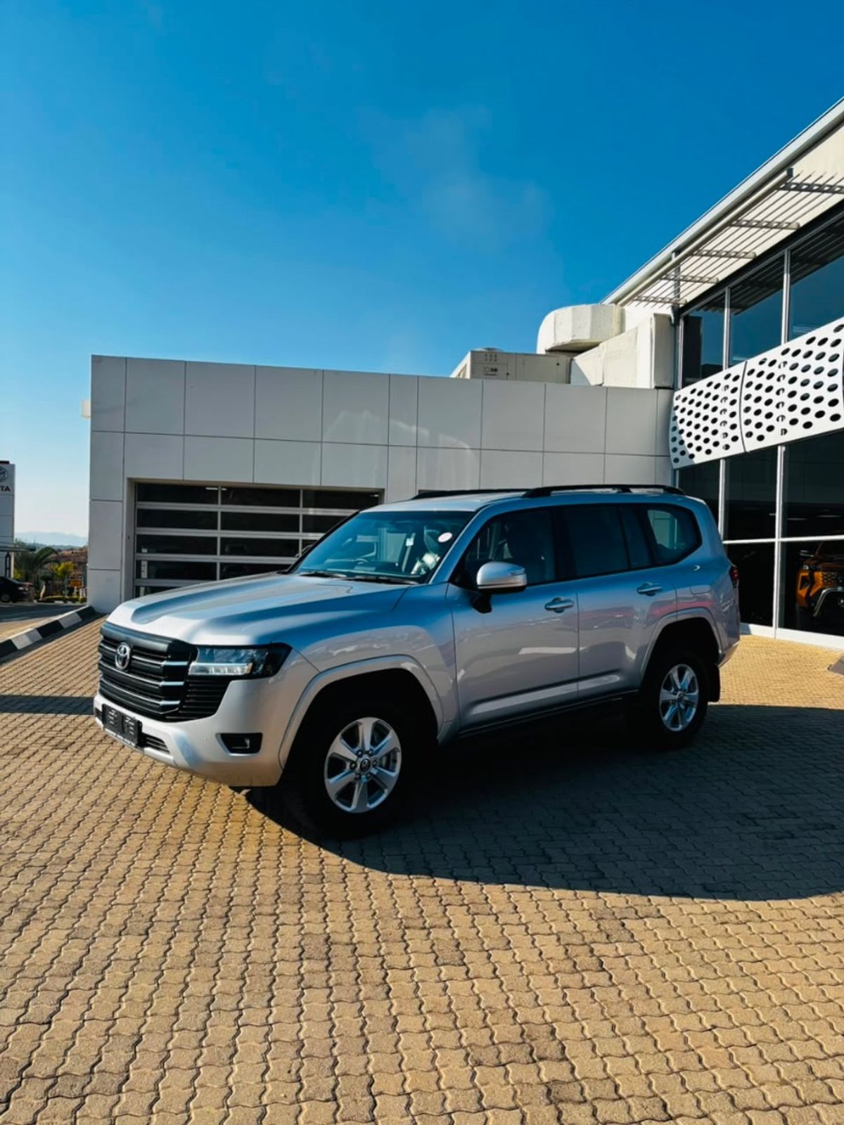 2026 Toyota Land Cruiser 300 V6 3.3D GX-R
