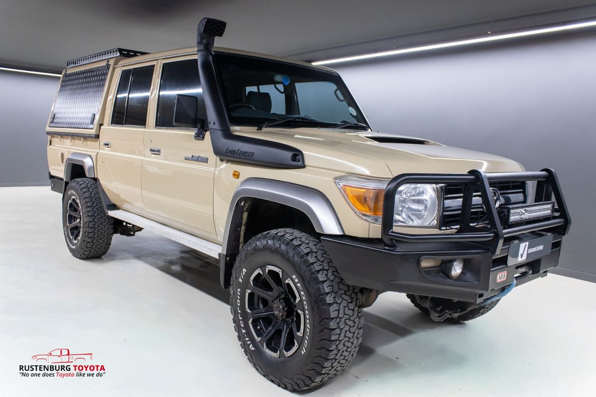 2016 Toyota Land Cruiser 79 4.5 D Double-Cab