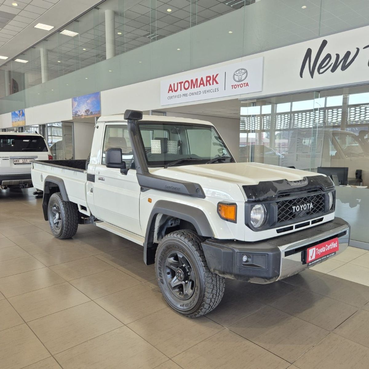 2025 Toyota Land Cruiser 76 4.5L V8 LX