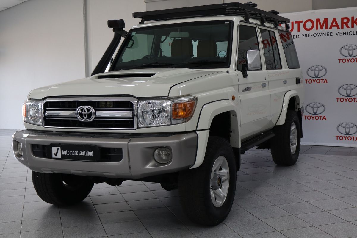 2016 Toyota Land Cruiser 76 4.5 D V8 Station Wagon