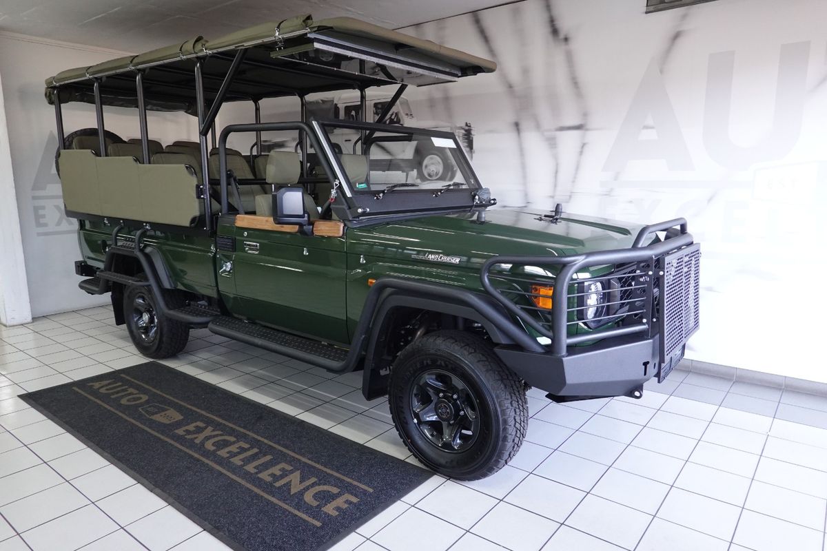 2025 Toyota Land Cruiser 79 Game Viewer