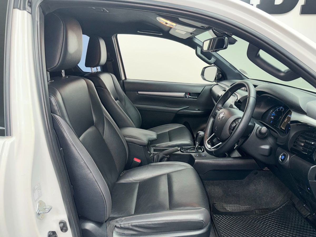2024 Toyota Hilux 2.8 GD-6 Raised Body Legend Auto Extended Cab