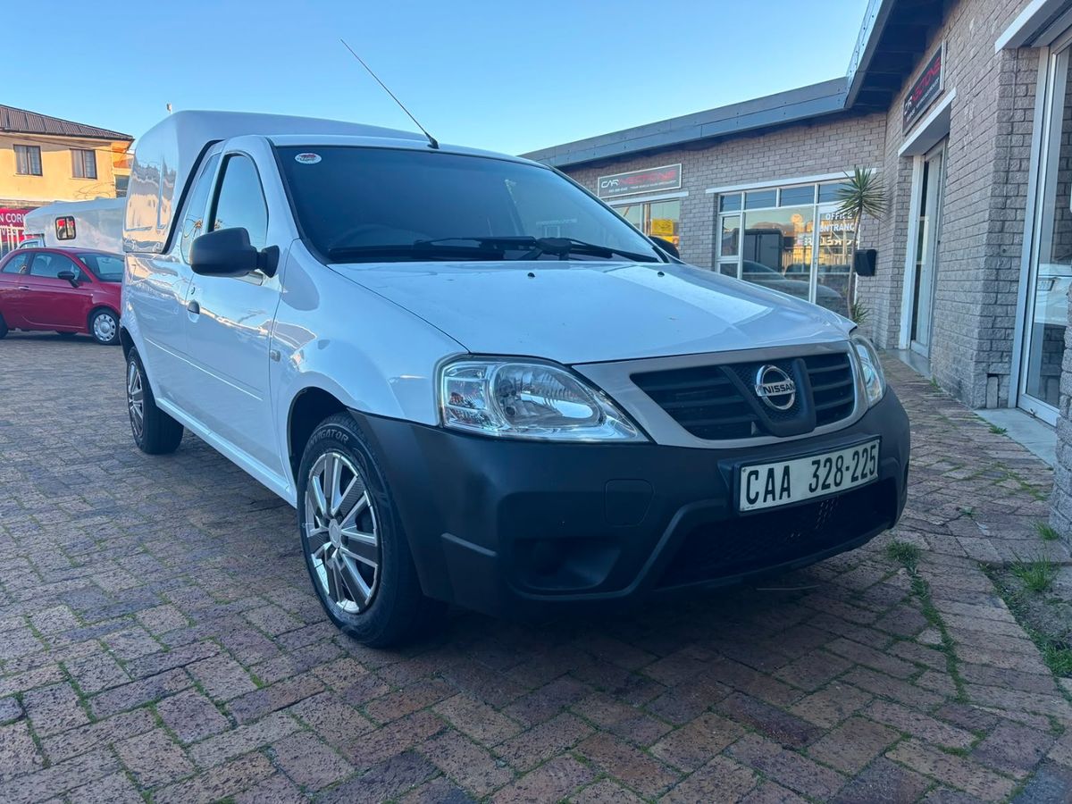 2017 Nissan NP200 1.6 A/C Safety Pack