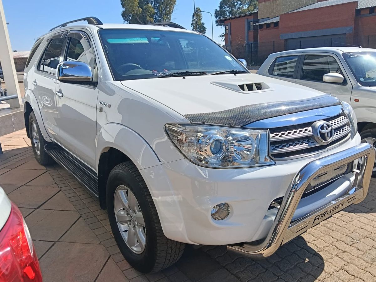 2011 Toyota Fortuner 3.0 D-4D Raised Body