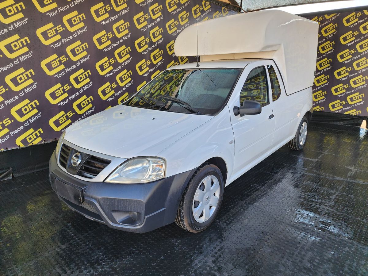 2022 Nissan NP200 1.6 A/C Safety Pack