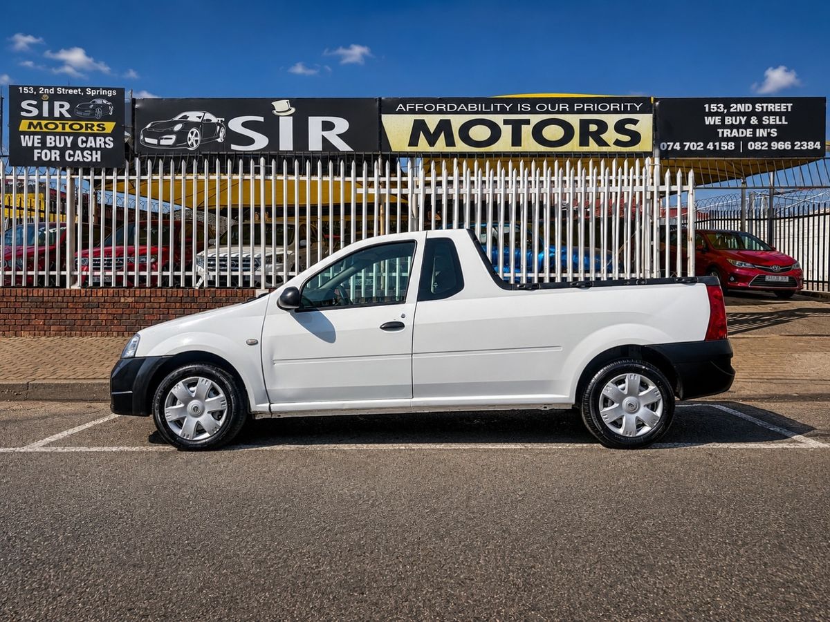 2016 Nissan NP200 1.6 A/C Safety Pack