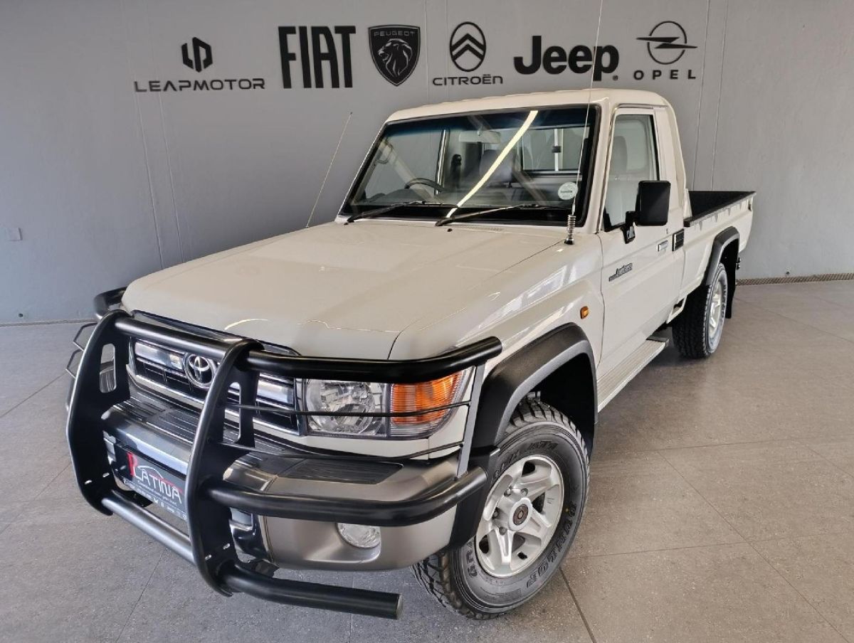 2018 Toyota Land Cruiser 79 4.2 D Single-Cab