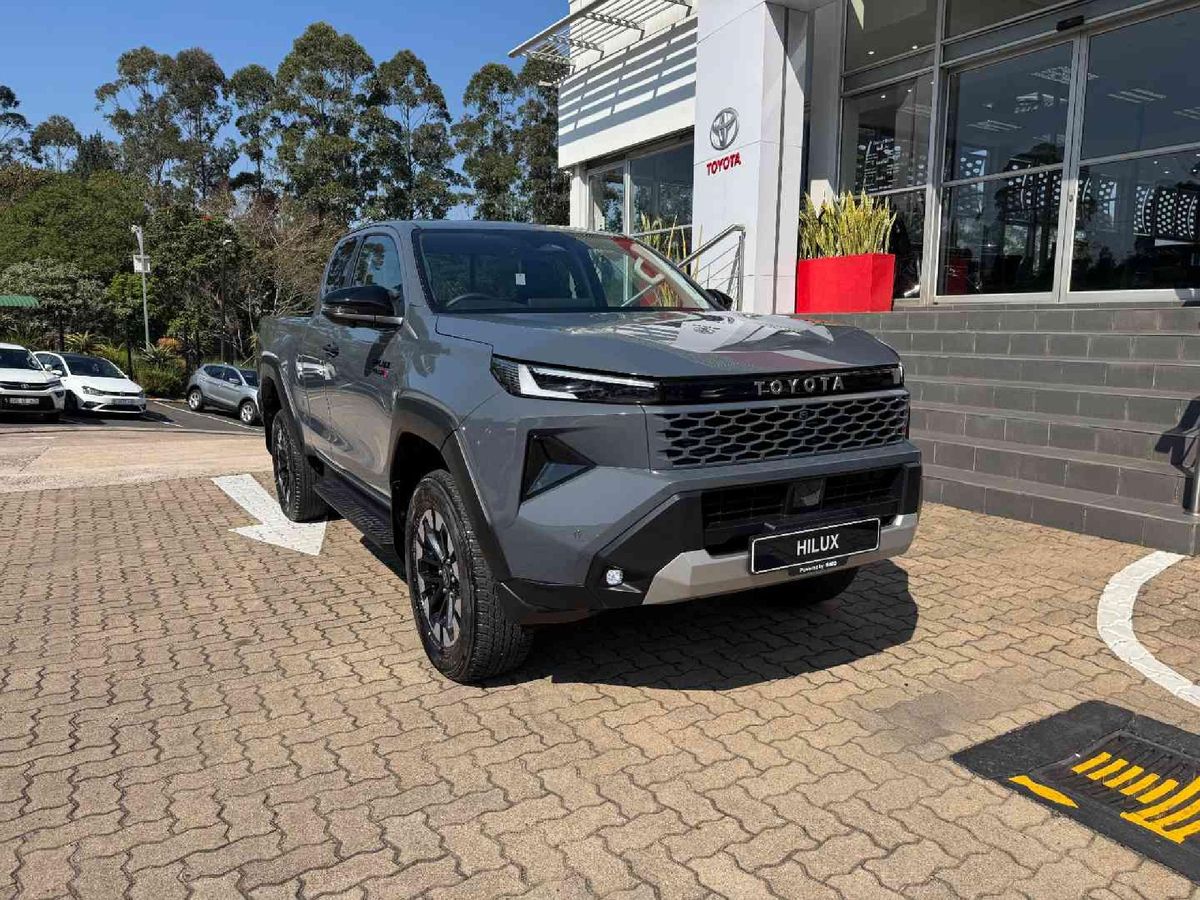 2026 Toyota Hilux 2.8 GD-6 RB Raider X 4x4 Auto Extended Cab