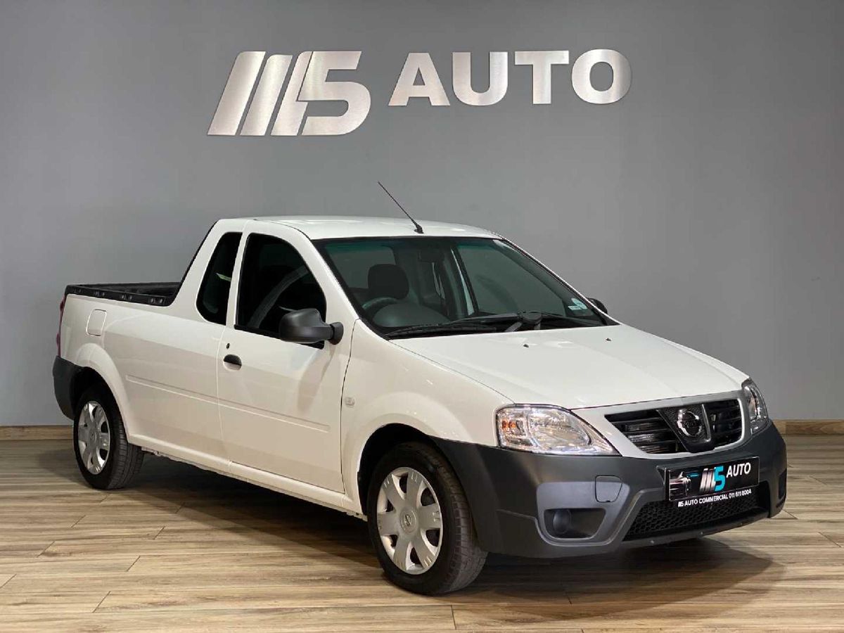 2023 Nissan NP200 1.6 A/C Safety Pack