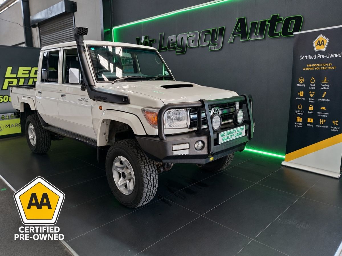2014 Toyota Land Cruiser 79 4.5 D Double-Cab