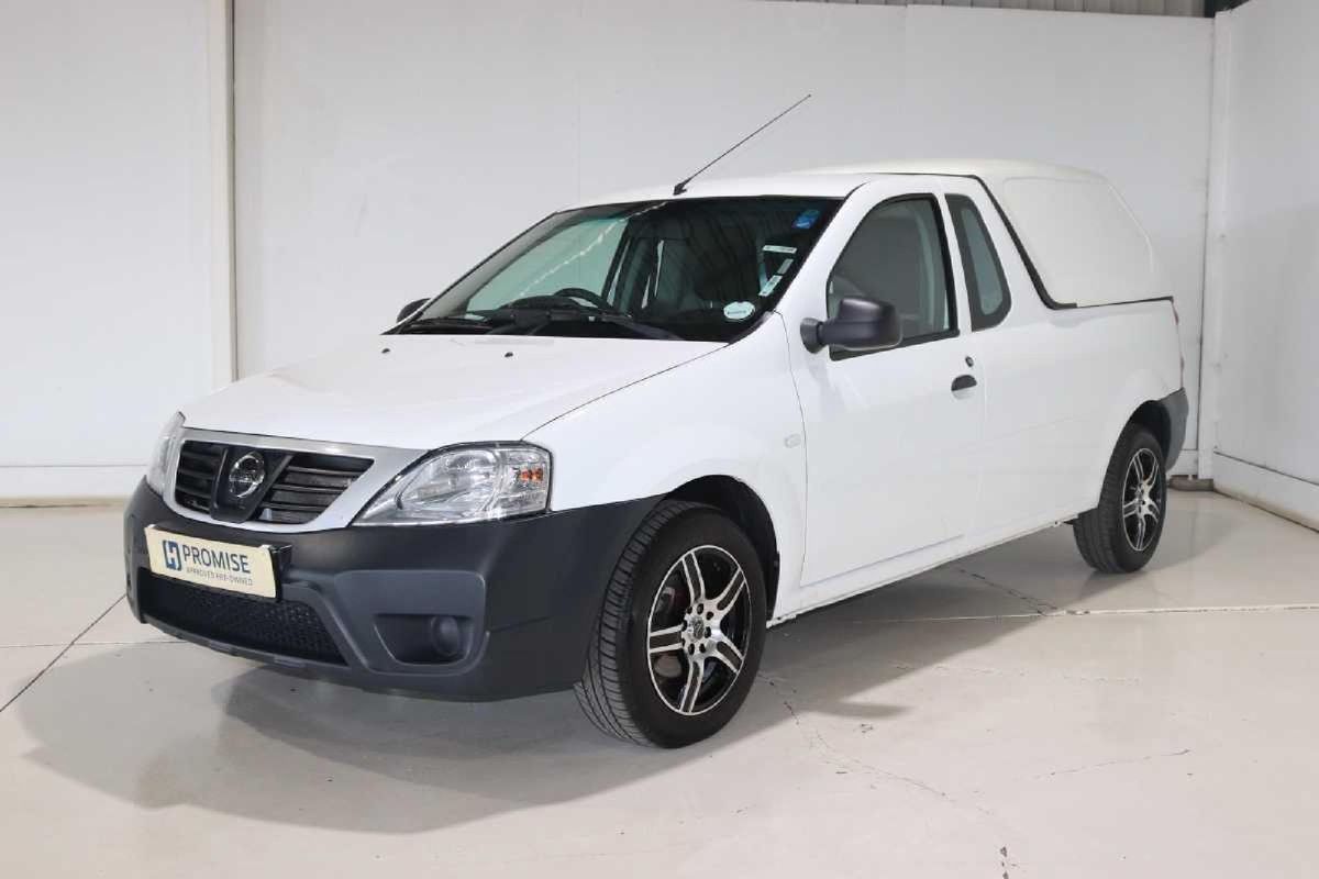 2023 Nissan NP200 1.6 A/C Safety Pack