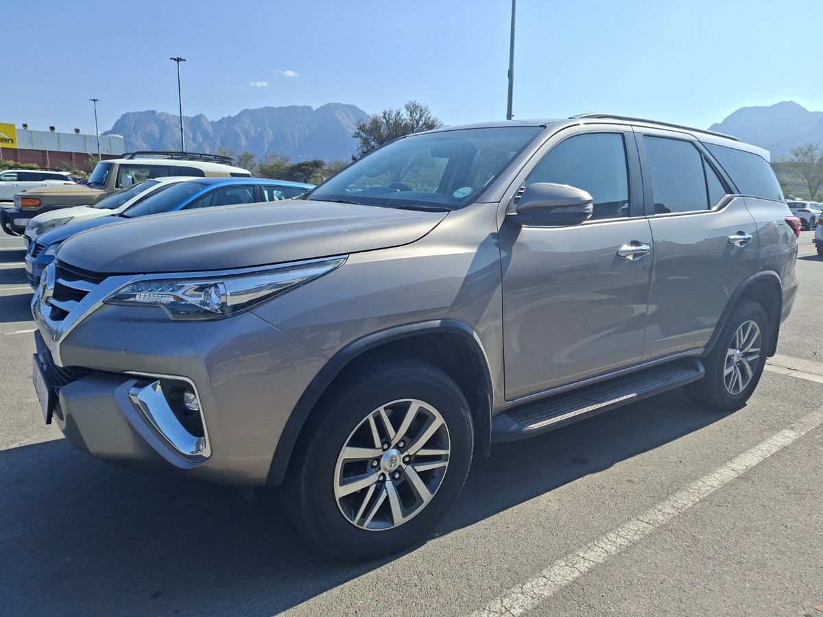 2019 Toyota Fortuner 2.8 GD-6 Raised Body