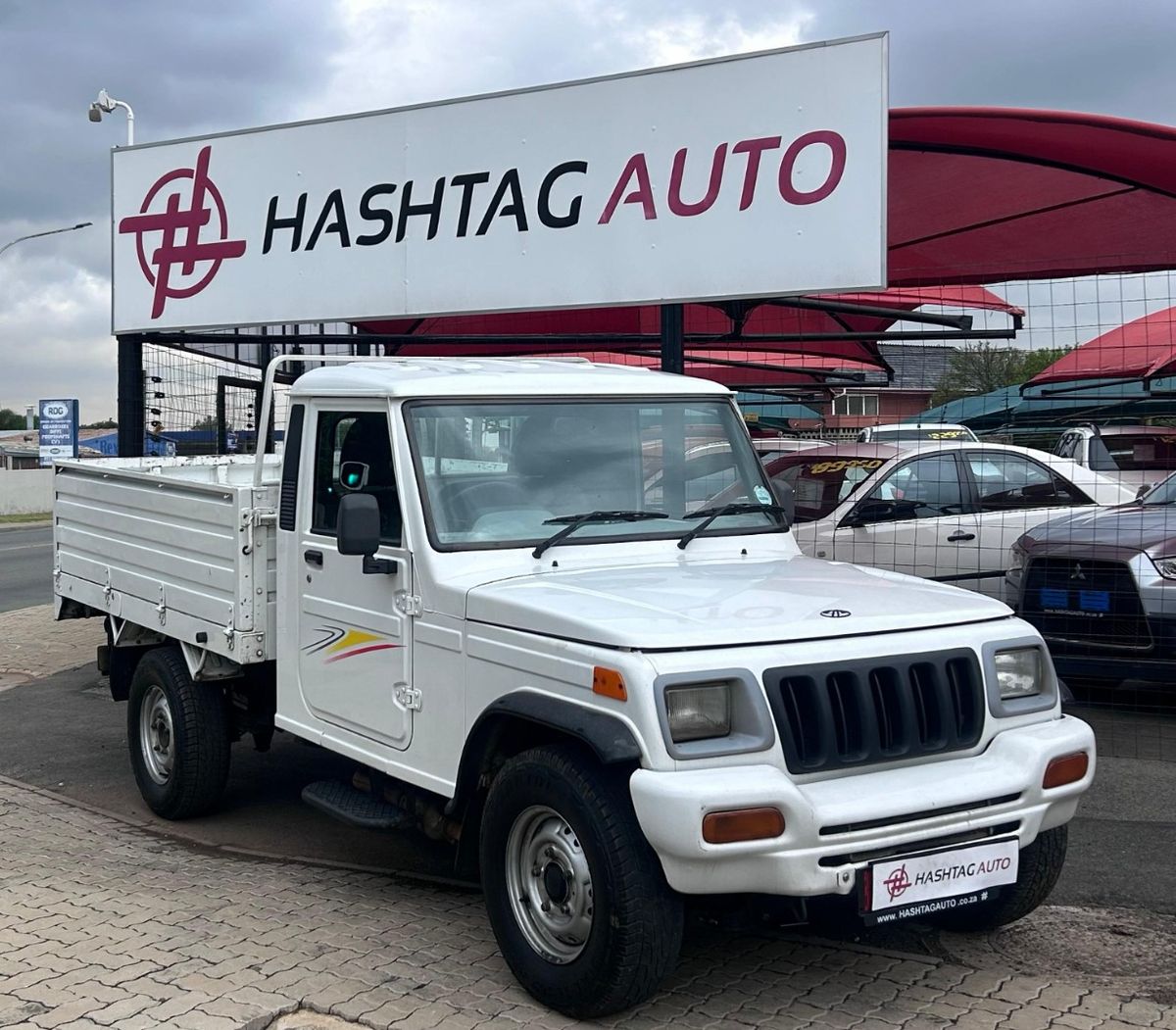 2022 Mahindra Bolero NEF Loader Single-Cab