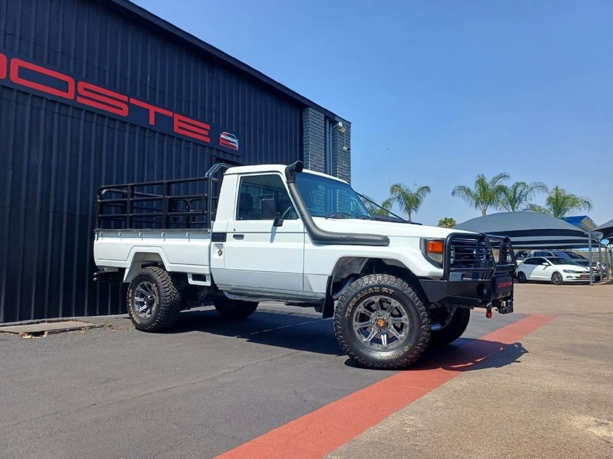 2005 Toyota Land Cruiser 70 4.2 Diesel Single-Cab