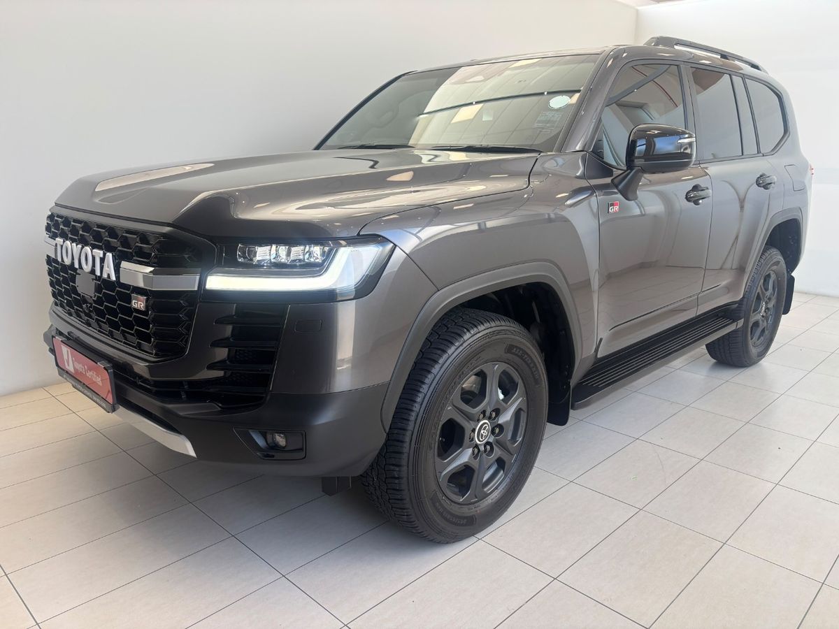 2026 Toyota Land Cruiser 300 V6 3.3 D GR-S