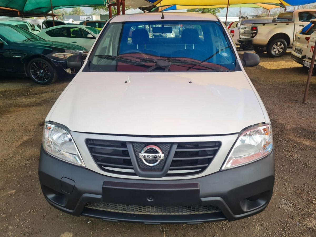 2014 Nissan NP200