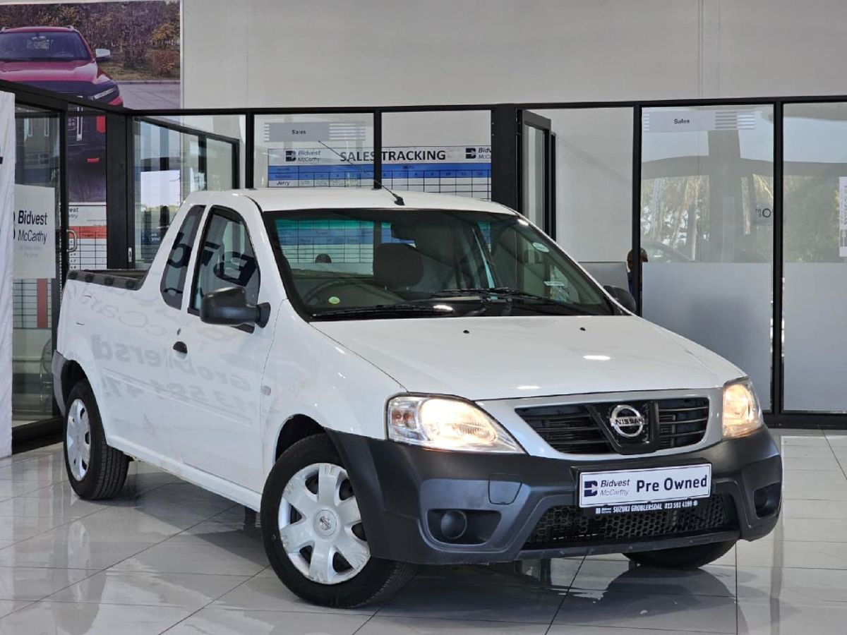 2022 Nissan NP200 1.6 A/C Safety Pack