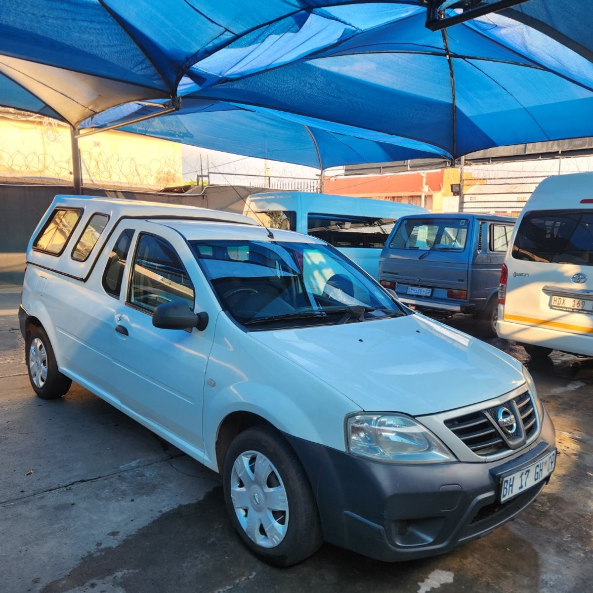 2011 Nissan NP200 1.6 A/C Safety Pack