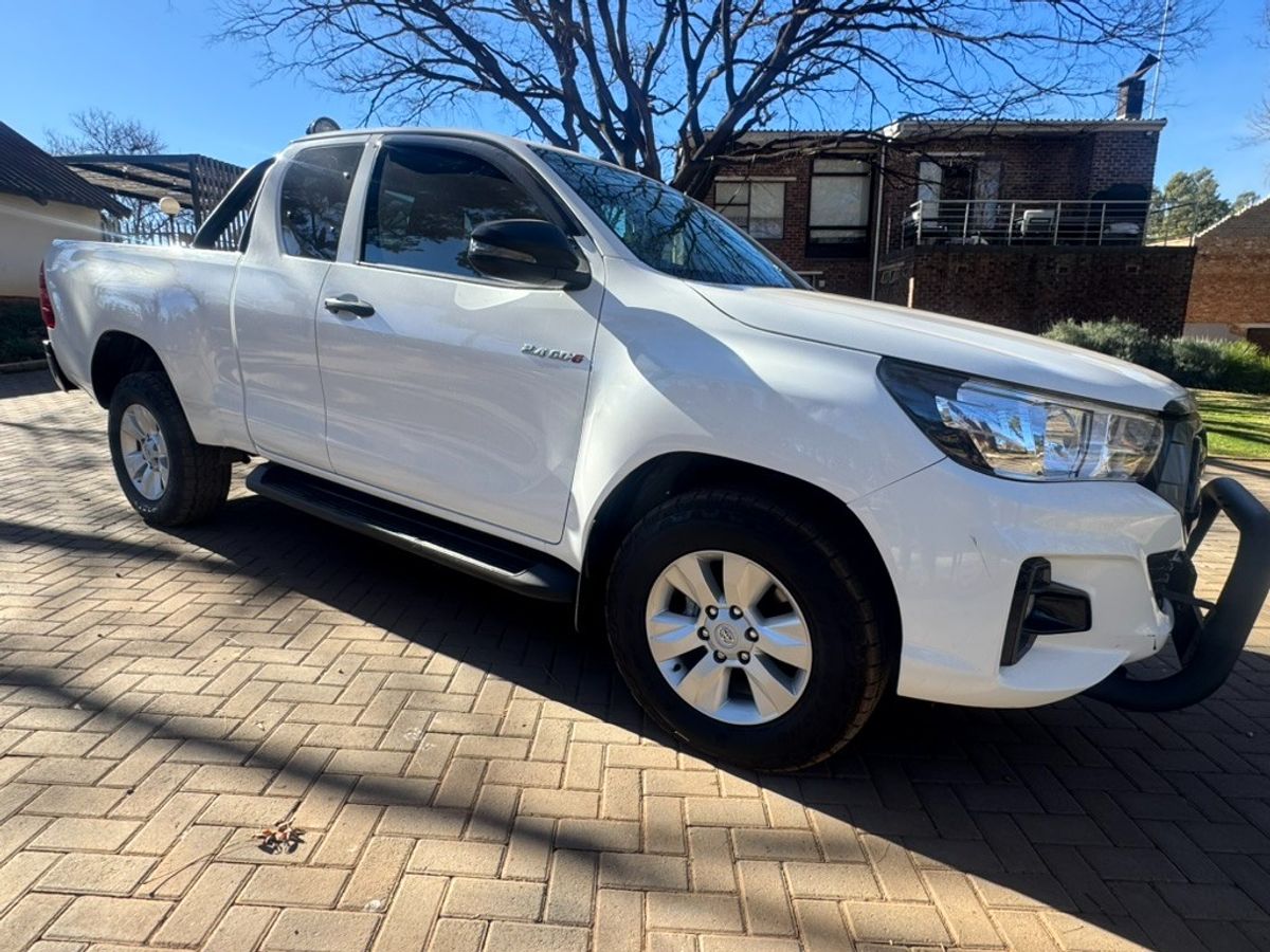 2019 Toyota Hilux 2.4 GD-6 Raised Body SRX Auto Extended Cab