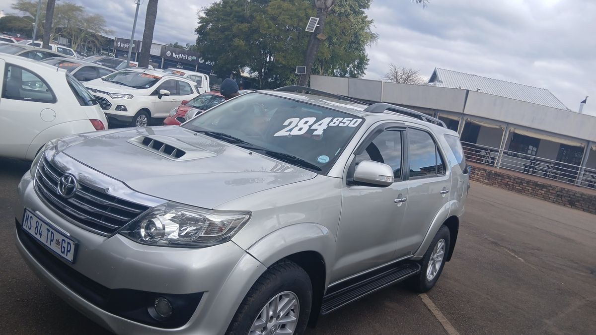 2013 Toyota Fortuner 2.5 D-4D Raised Body Auto