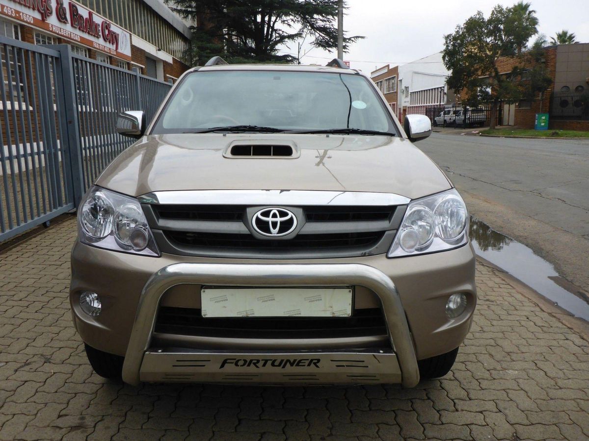 2011 Toyota Fortuner 3.0 D-4D Heritage Raised Body