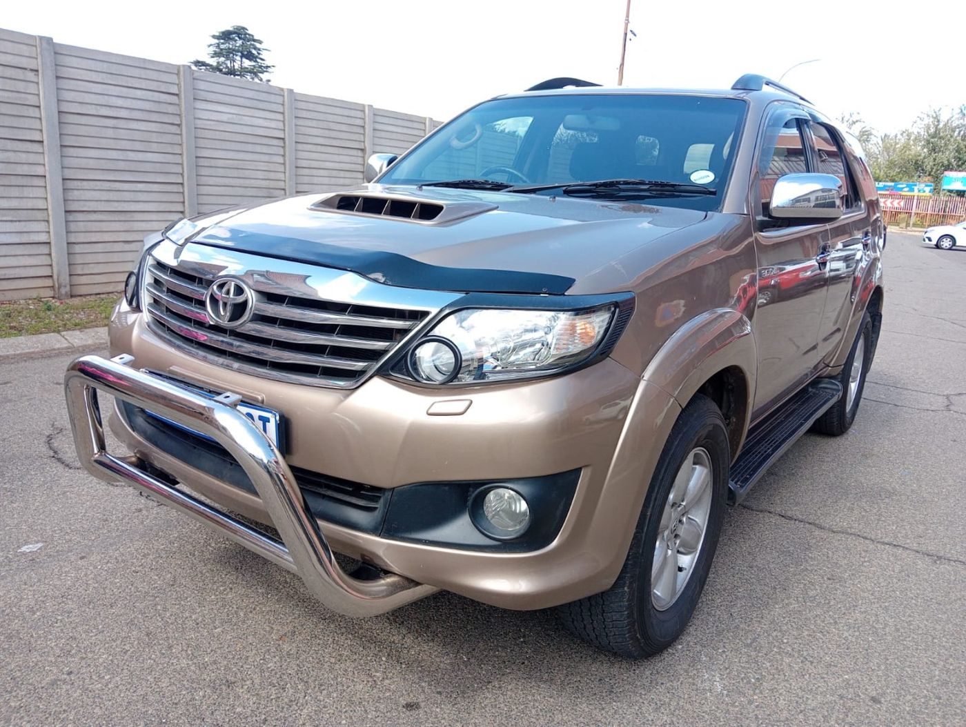 2011 Toyota Fortuner 3.0 D-4D Raised Body