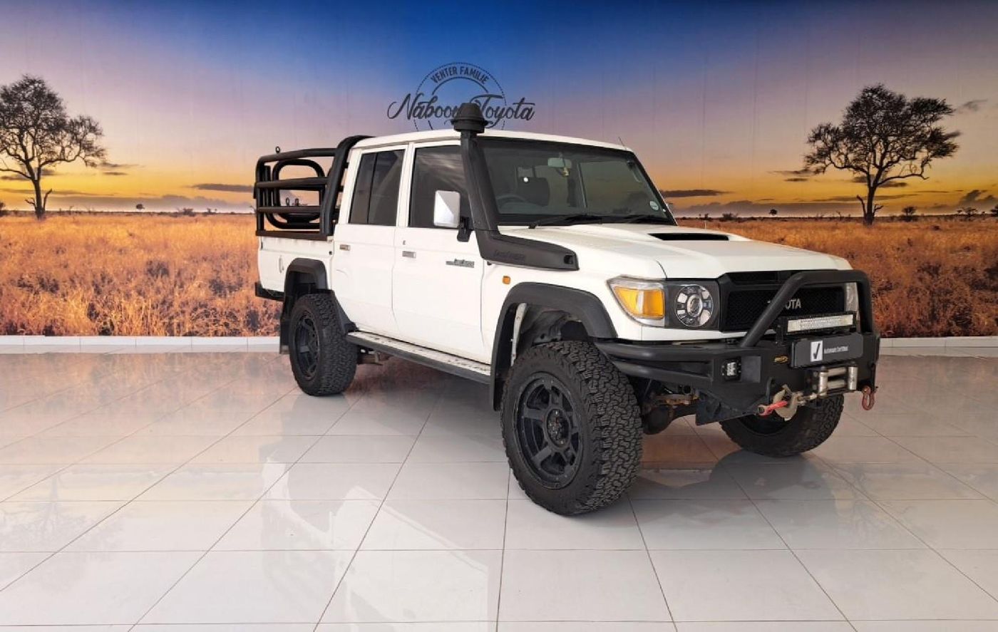 2017 Toyota Land Cruiser 79 4.5 D Double-Cab