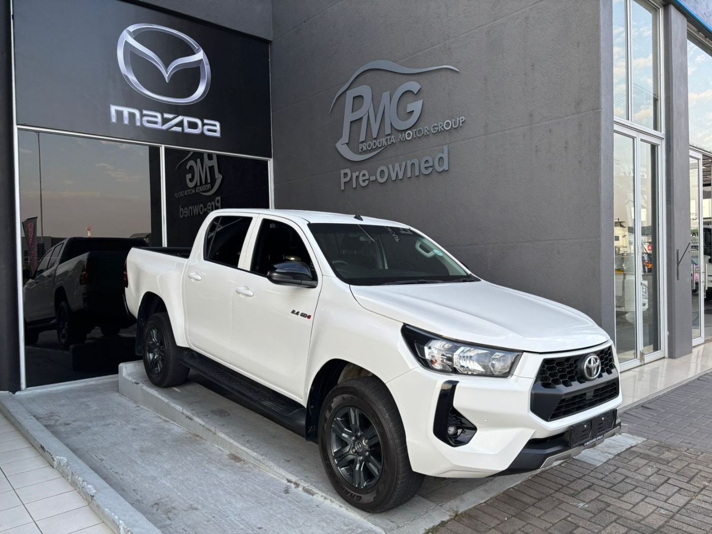 2025 Toyota Hilux 2.4 GD-6 Raised Body SRX Auto Double-Cab