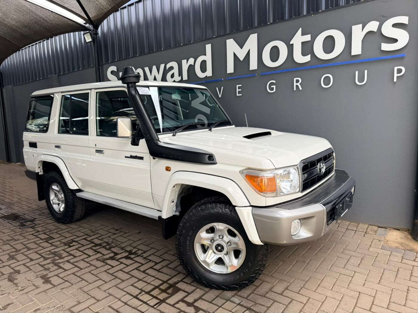 2016 Toyota Land Cruiser 76 4.5 D V8 Station Wagon