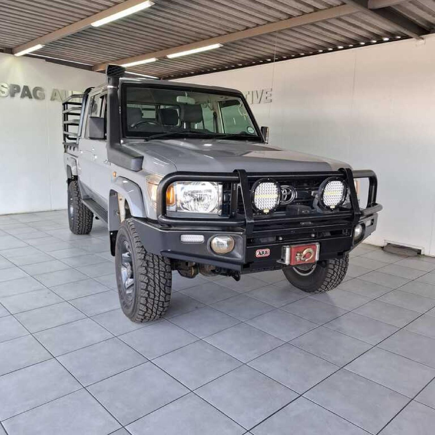 2017 Toyota Land Cruiser 79 4.0 Double-Cab