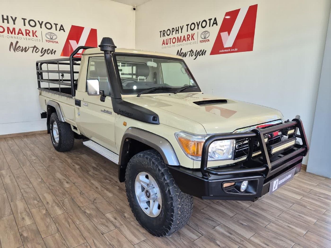 2016 Toyota Land Cruiser 79 4.5 D Single-Cab