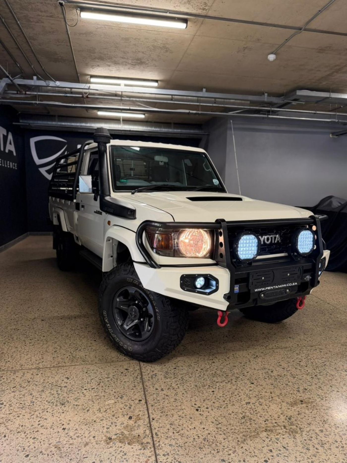 2023 Toyota Land Cruiser 79 4.5 4D LX V Single-Cab