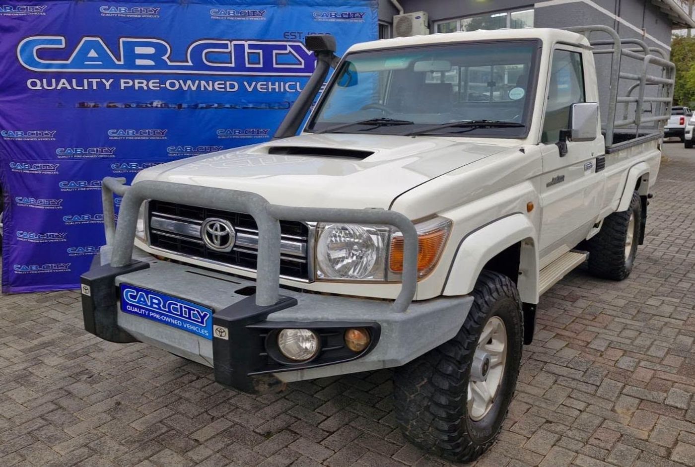2015 Toyota Land Cruiser 79 4.5 D Single-Cab
