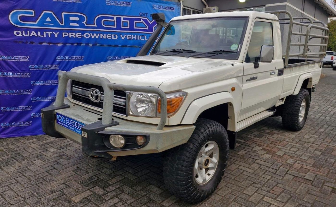 2017 Toyota Land Cruiser 79 4.5 D Single-Cab