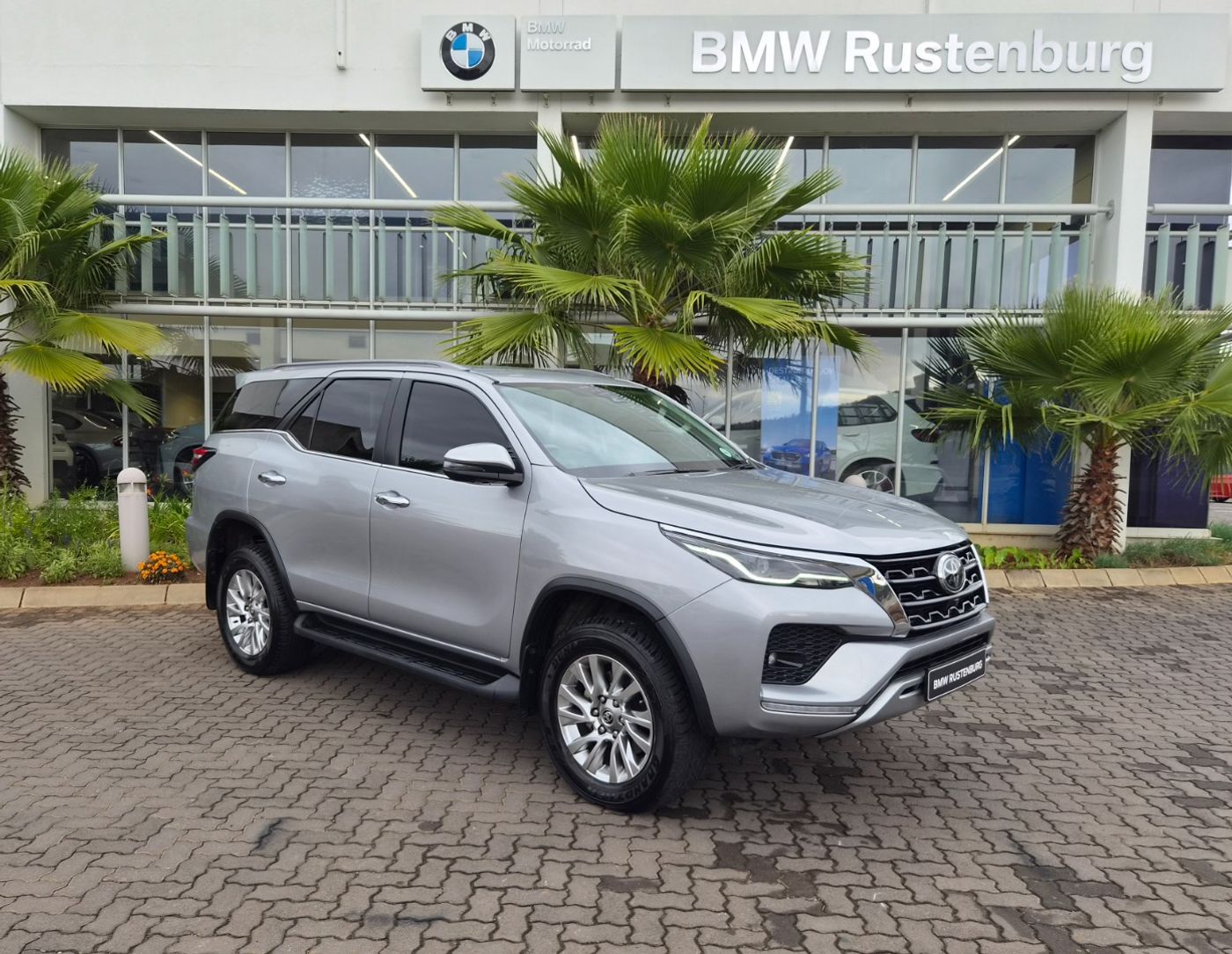 2023 Toyota Fortuner 4x2