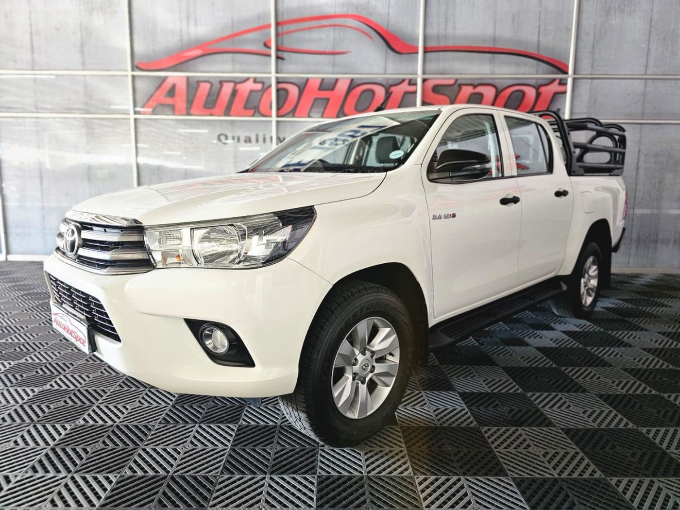 2017 Toyota Hilux 2.4 GD-6 Raised Body SRX Double-Cab