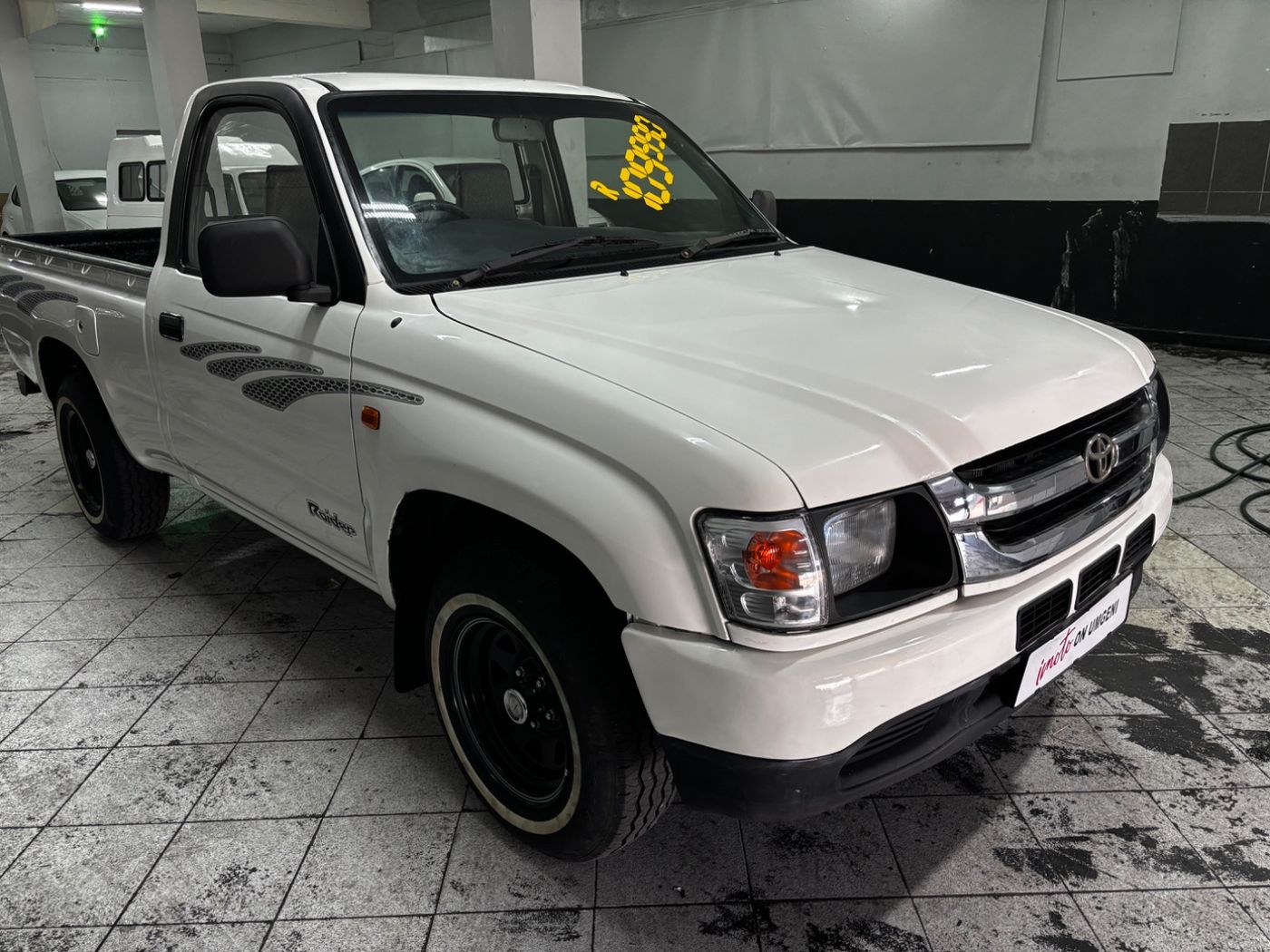 2004 Toyota Hilux 2000 SWB Single-Cab
