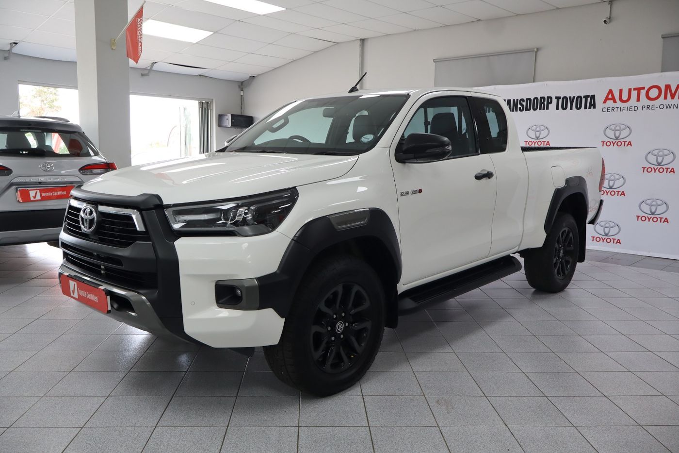 2022 Toyota Hilux 2.8 GD-6 Raised Body Legend 4x4 Extended Cab