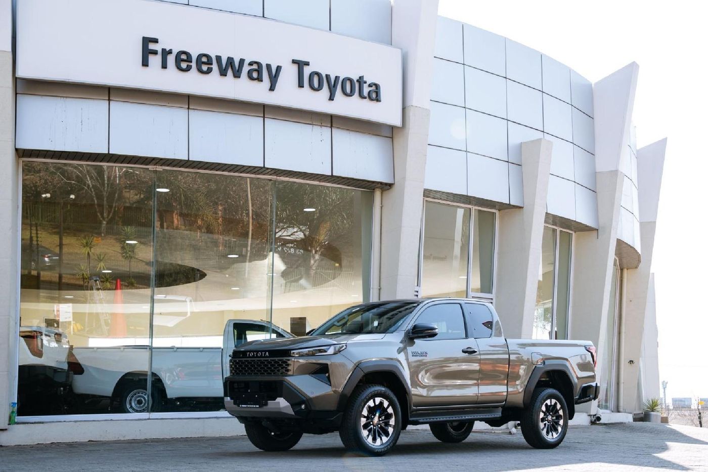 2026 Toyota Hilux 2.8 GD-6 RB Raider X 4x4 Auto Extended Cab