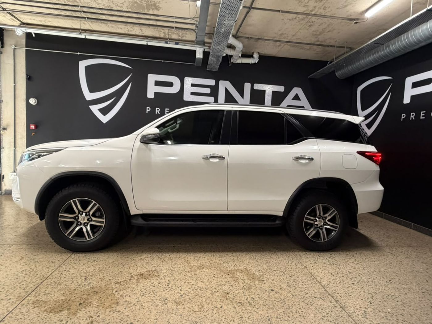 2021 Toyota Fortuner 2.4 GD-6 Raised Body