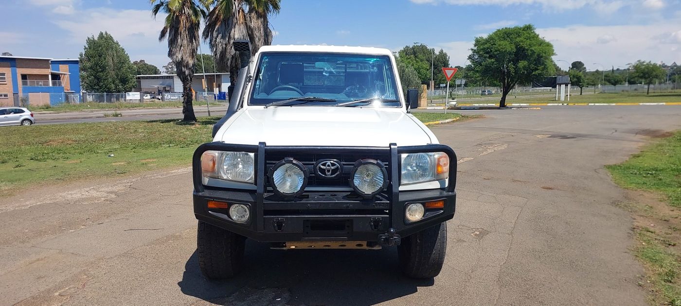 2010 Toyota Land Cruiser 79 4.0 Single-Cab
