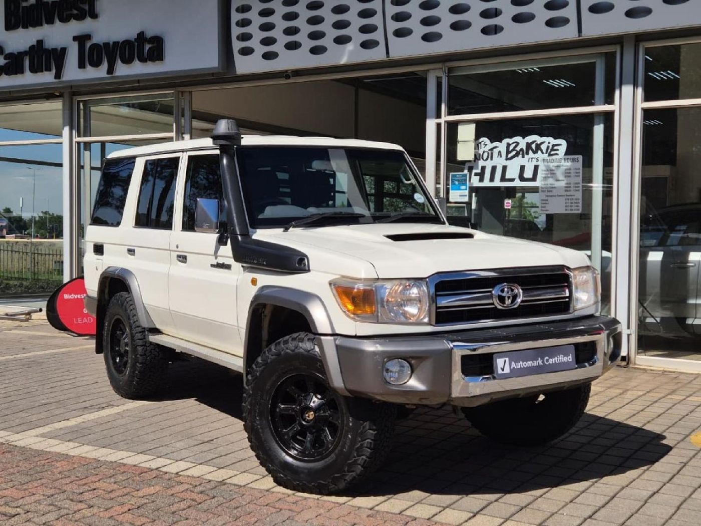 2014 Toyota Land Cruiser 76 4.5 D V8 Station Wagon