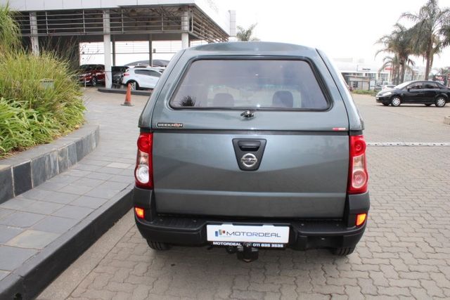 2023 Nissan NP200 1.6 A/C Safety Pack, photo 2